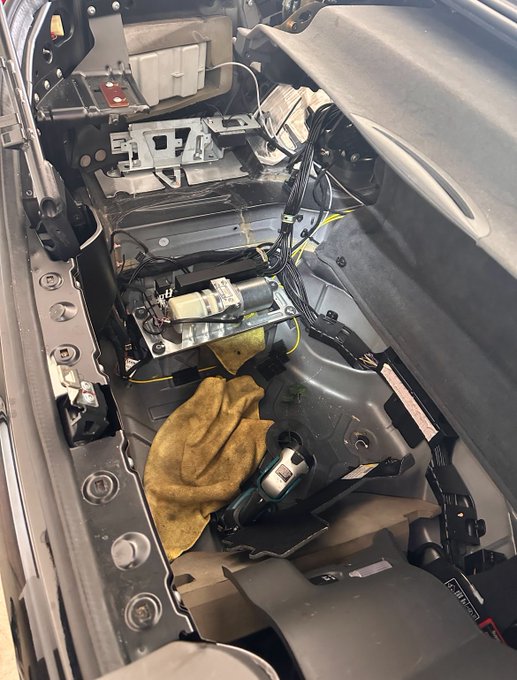 Interior roof mechanism fix